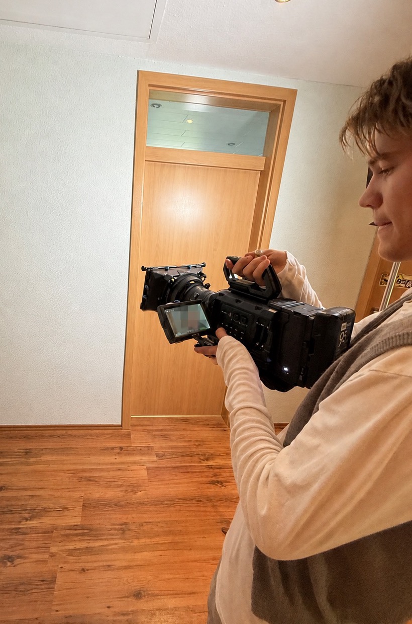 Julius Proksch bei einer Filmproduktion für Magnet Media